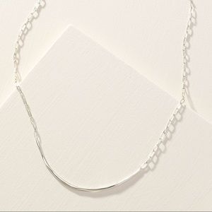 Essential hammered arc necklace